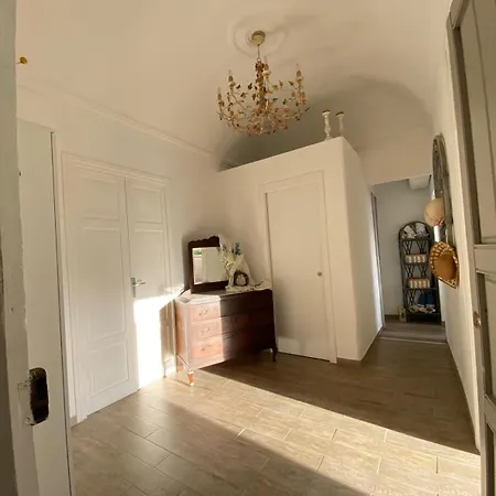 Al Centro Con Panorama Isole Egadi *