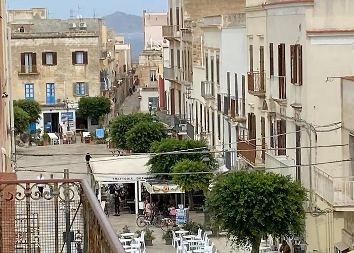 Al Centro Con Panorama Isole Egadi Favignana