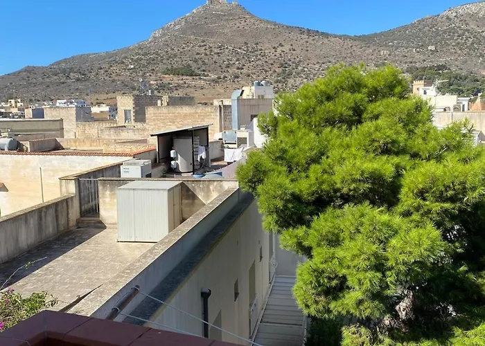 Al Centro Con Panorama Isole Egadi Favignana